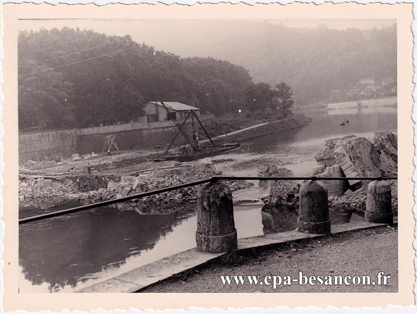 BESANÇON - Pont de Canot détruit - années 1940.